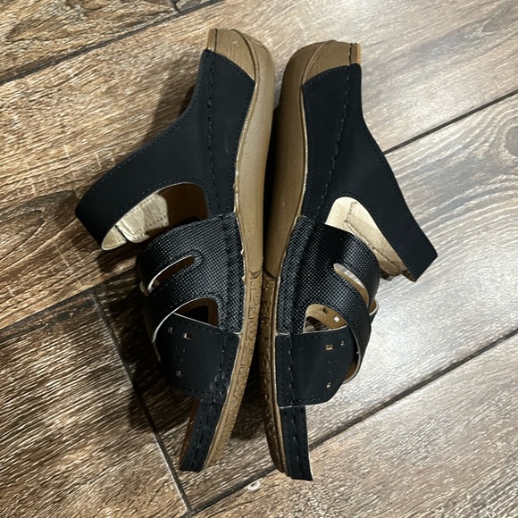 NWOT FLEXUS by Spring Step black open toe comfort wedge sandals - Picture 3 of 11